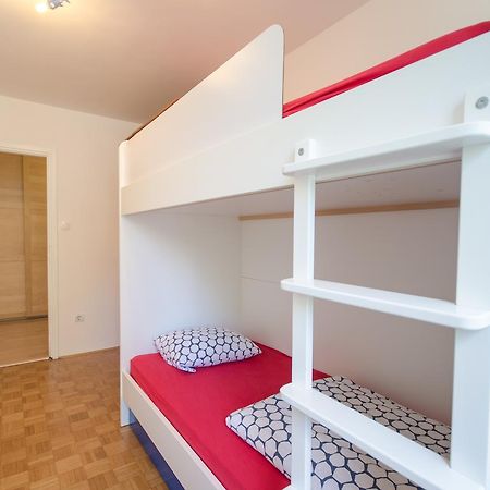 Apartment Near The Train Station ลูบลิยานา ภายนอก รูปภาพ