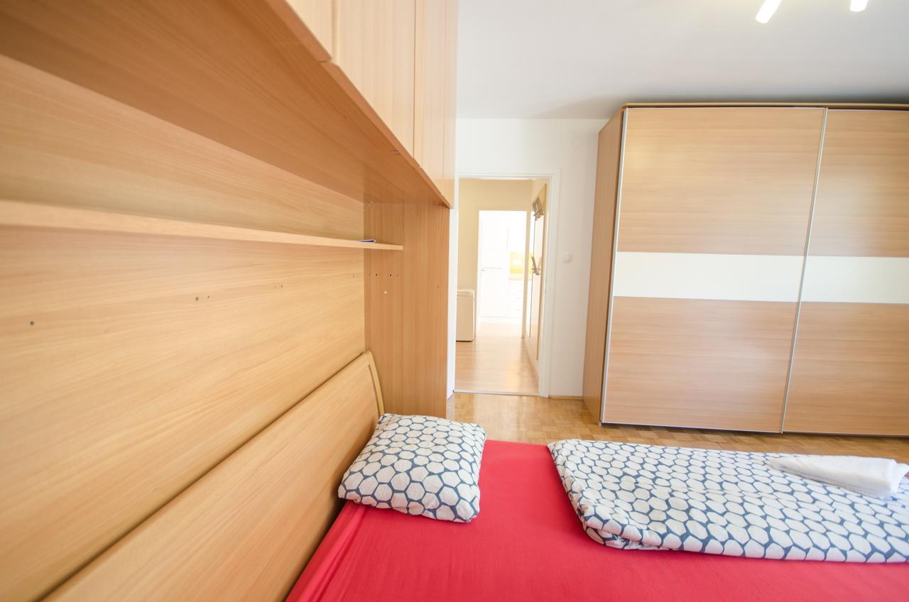 Apartment Near The Train Station ลูบลิยานา ภายนอก รูปภาพ