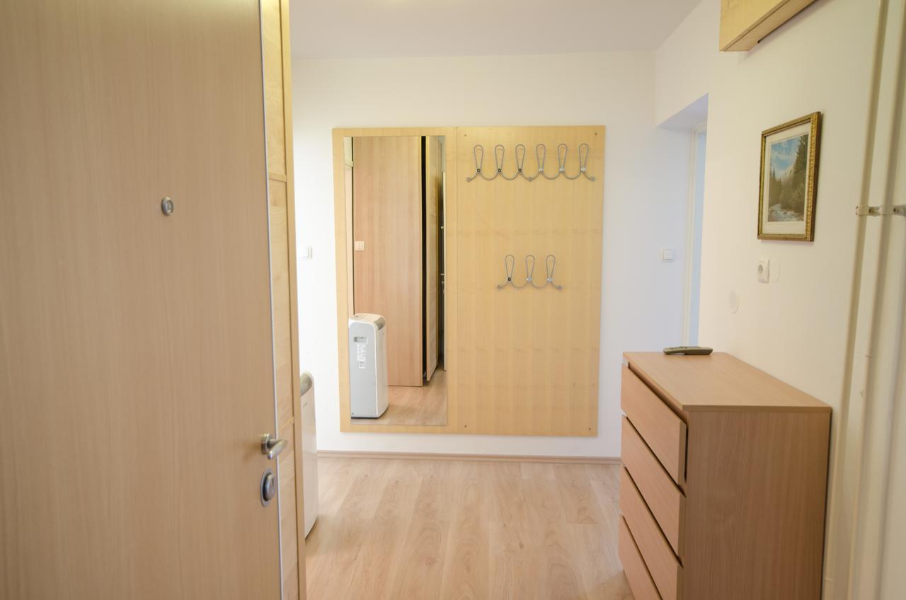 Apartment Near The Train Station ลูบลิยานา ภายนอก รูปภาพ