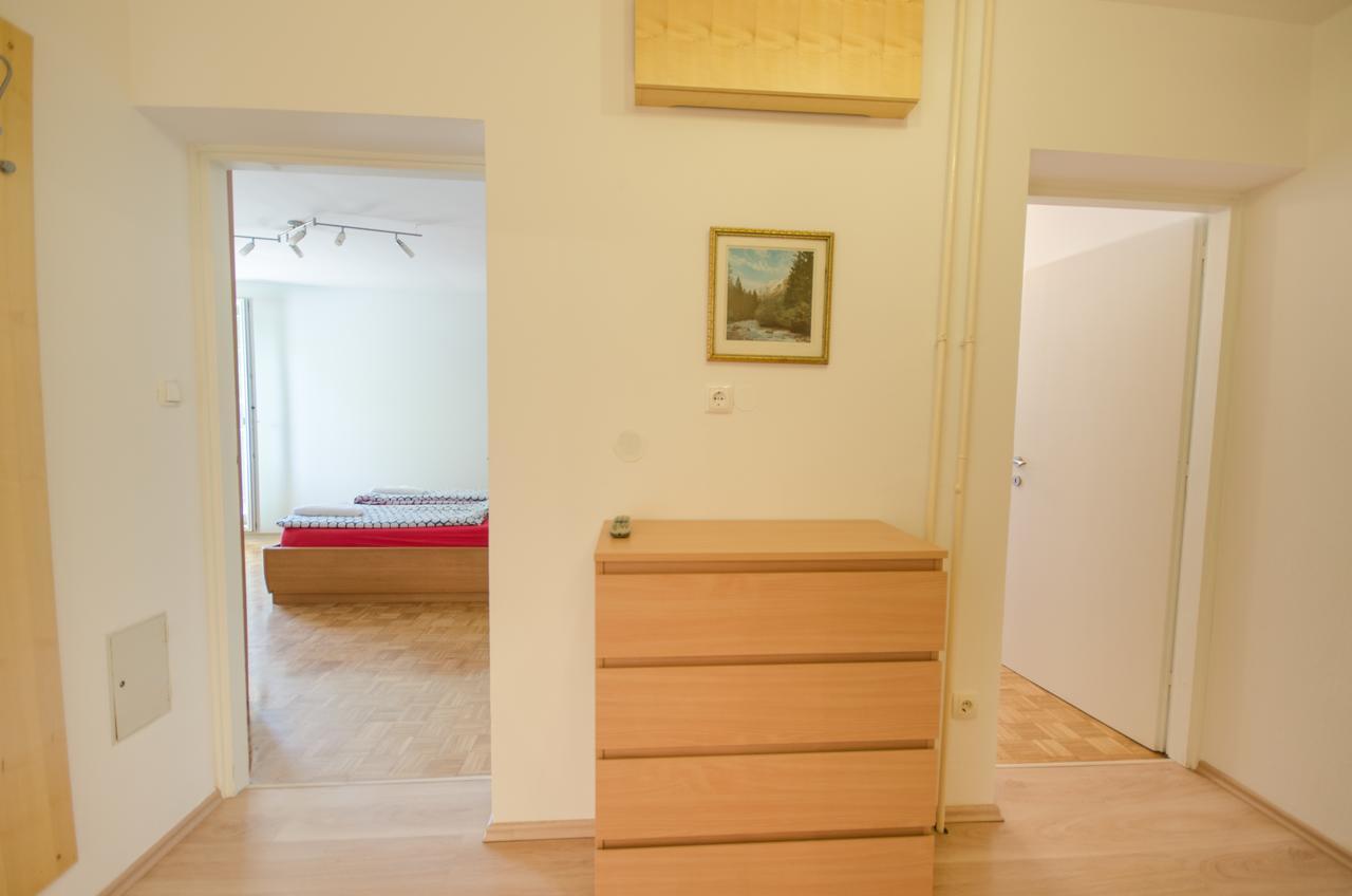 Apartment Near The Train Station ลูบลิยานา ภายนอก รูปภาพ
