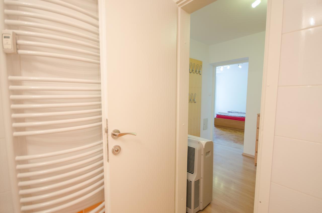 Apartment Near The Train Station ลูบลิยานา ภายนอก รูปภาพ
