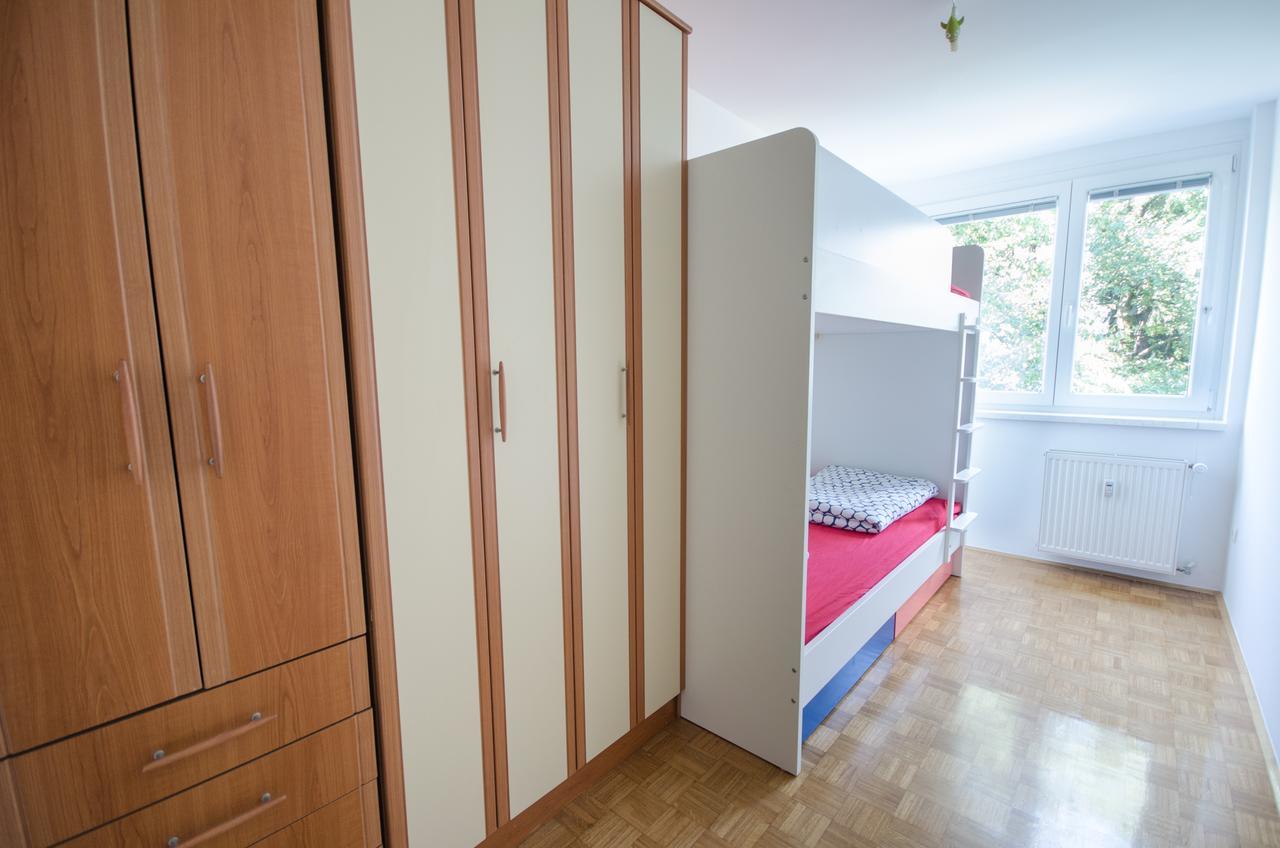 Apartment Near The Train Station ลูบลิยานา ภายนอก รูปภาพ