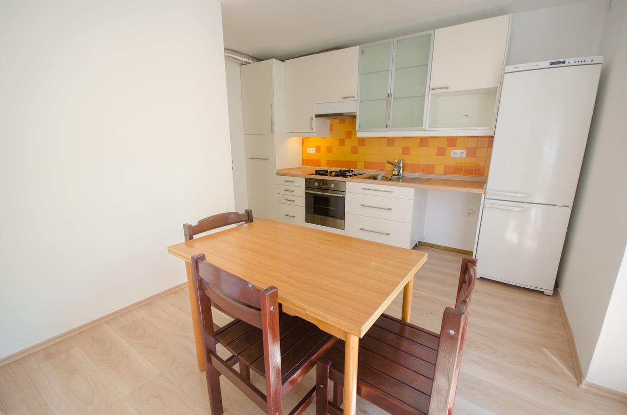 Apartment Near The Train Station ลูบลิยานา ภายนอก รูปภาพ