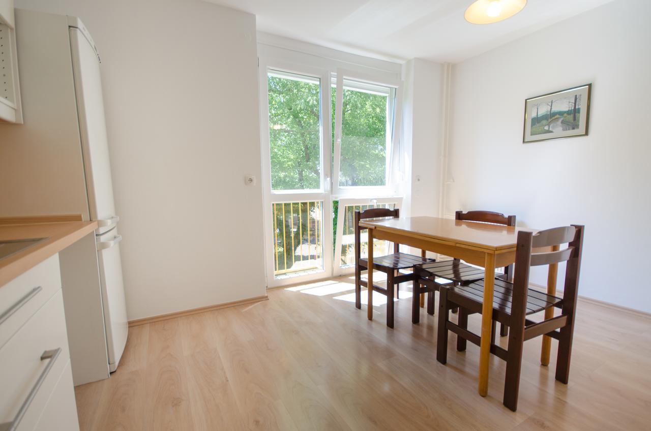 Apartment Near The Train Station ลูบลิยานา ภายนอก รูปภาพ