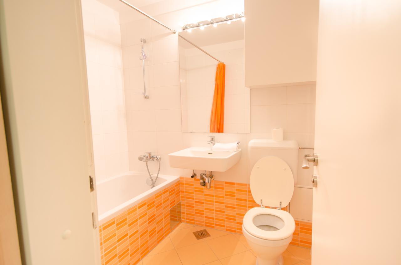 Apartment Near The Train Station ลูบลิยานา ภายนอก รูปภาพ